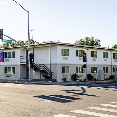 Motel 6-Modesto, Ca - Downtown ภายนอก รูปภาพ