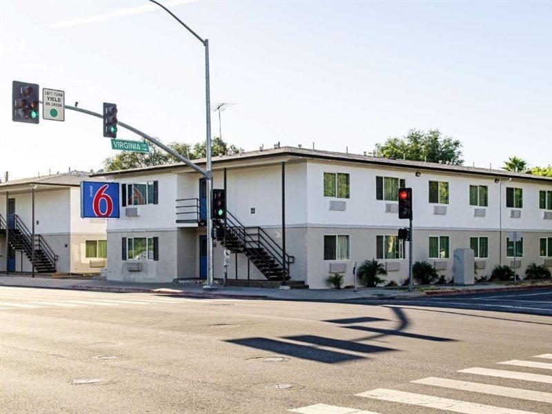 Motel 6-Modesto, Ca - Downtown ภายนอก รูปภาพ