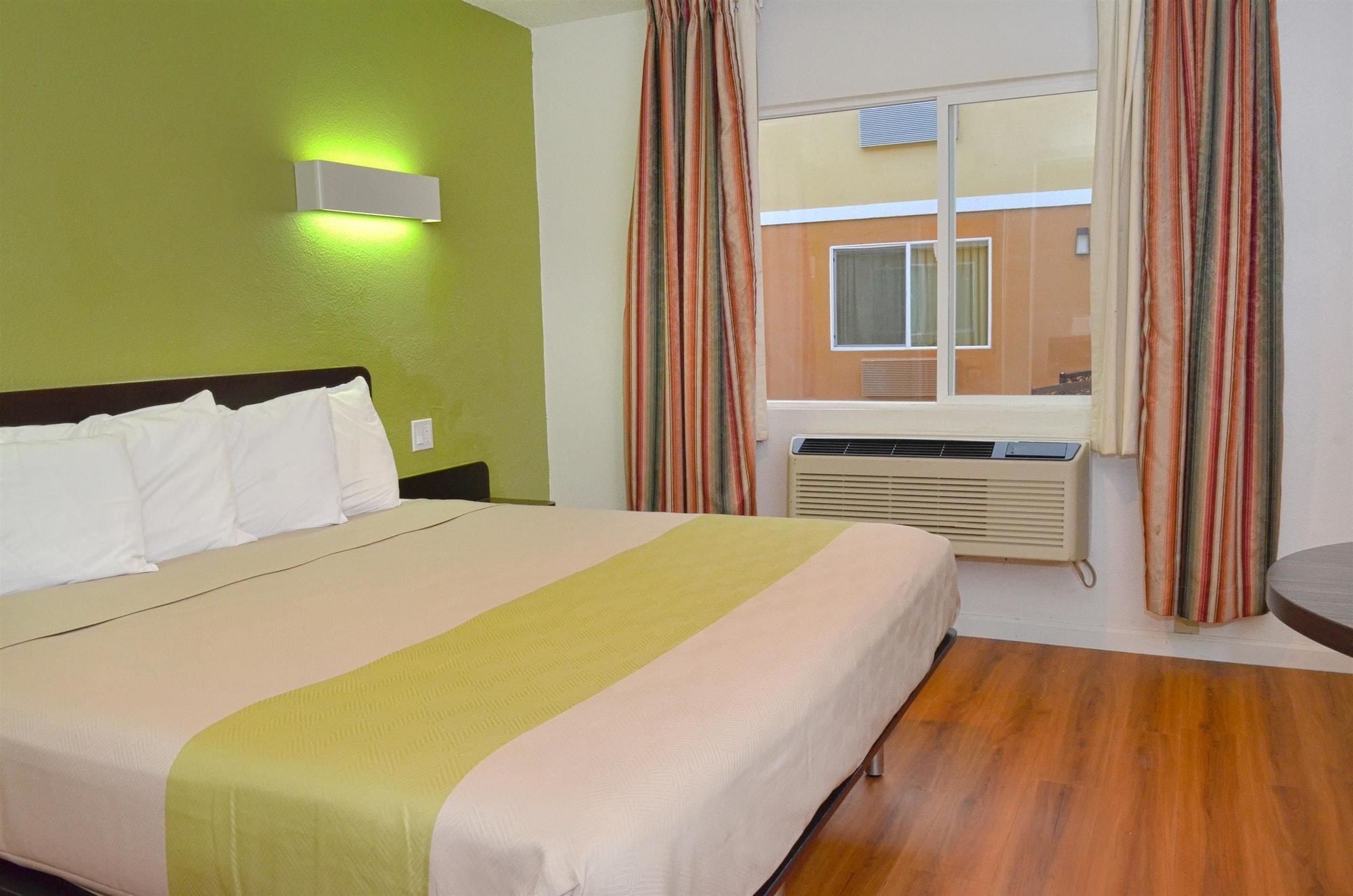 Motel 6-Modesto, Ca - Downtown ภายนอก รูปภาพ