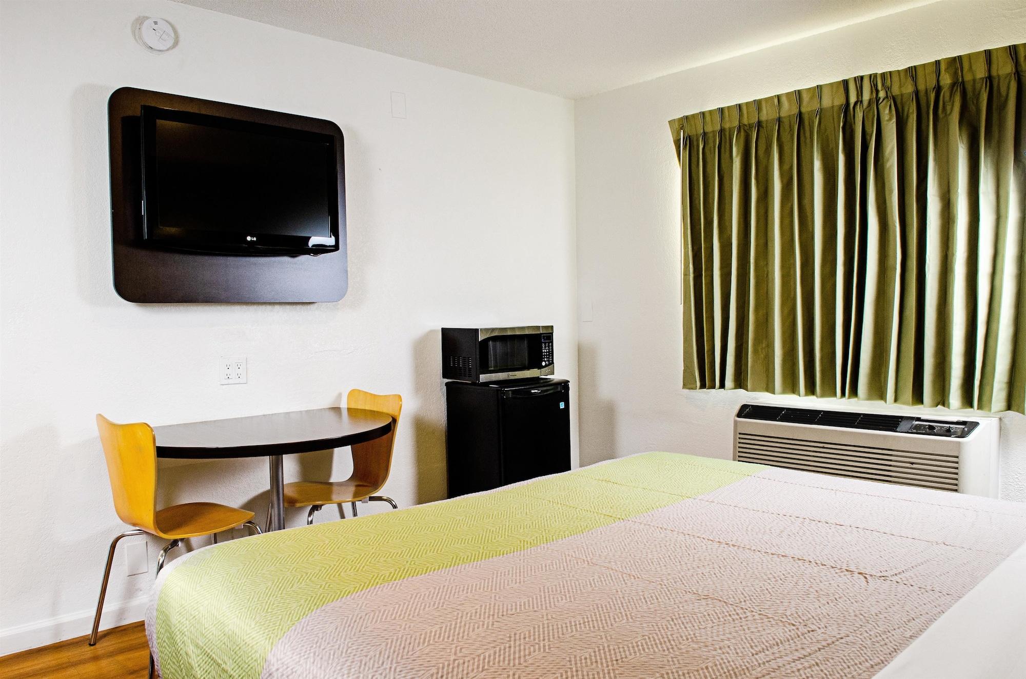 Motel 6-Modesto, Ca - Downtown ภายนอก รูปภาพ