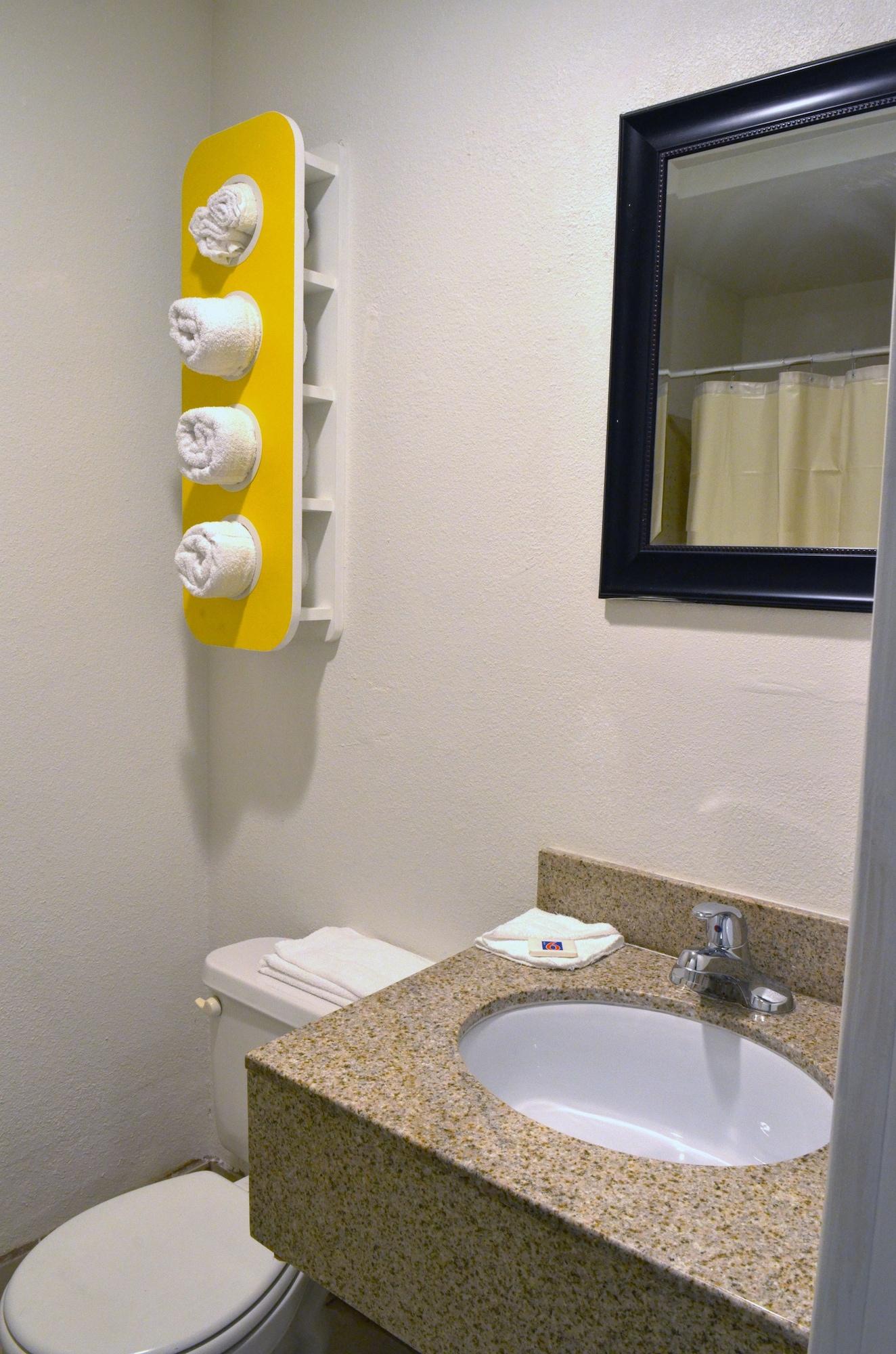 Motel 6-Modesto, Ca - Downtown ภายนอก รูปภาพ