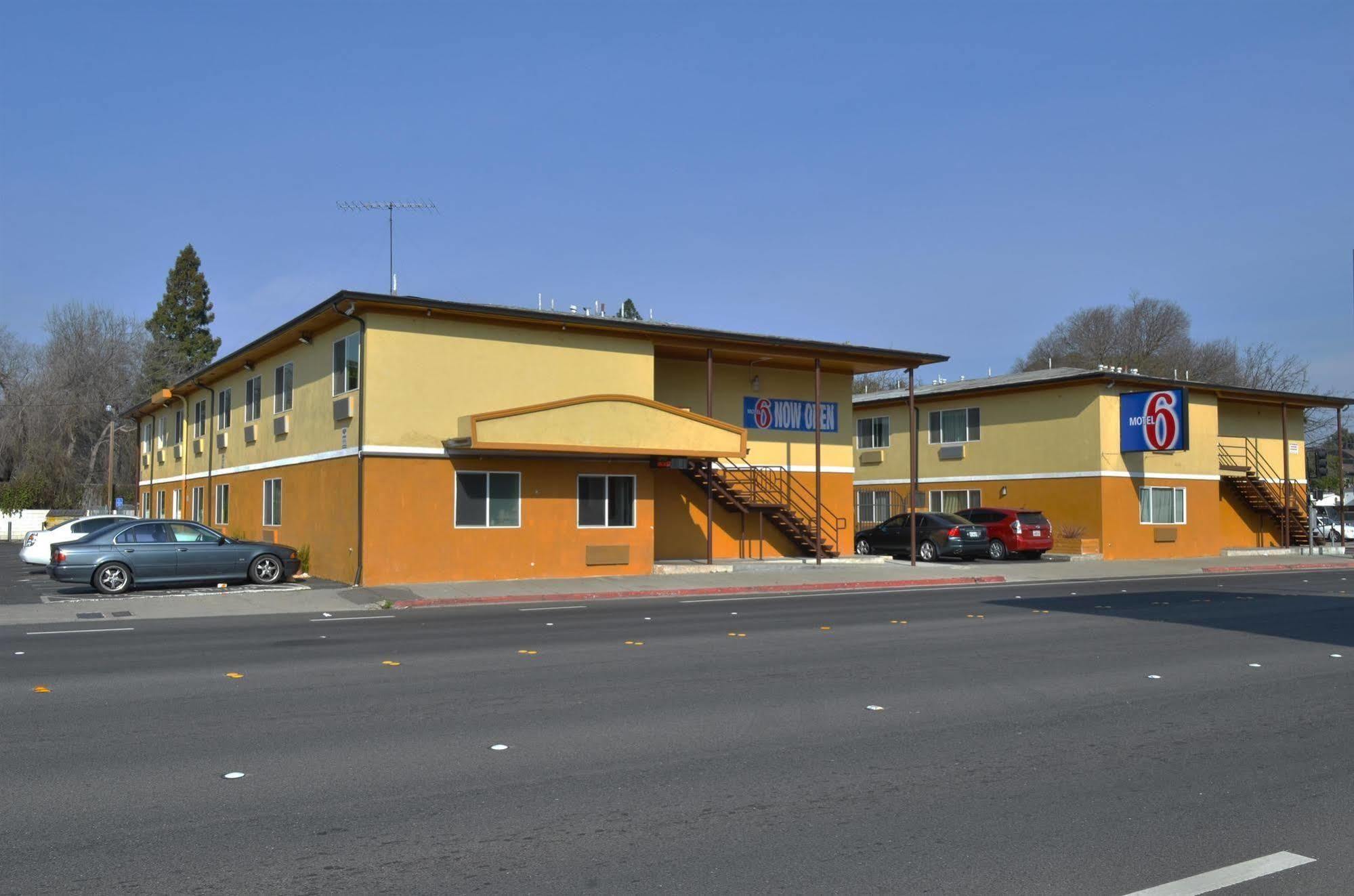 Motel 6-Modesto, Ca - Downtown ภายนอก รูปภาพ