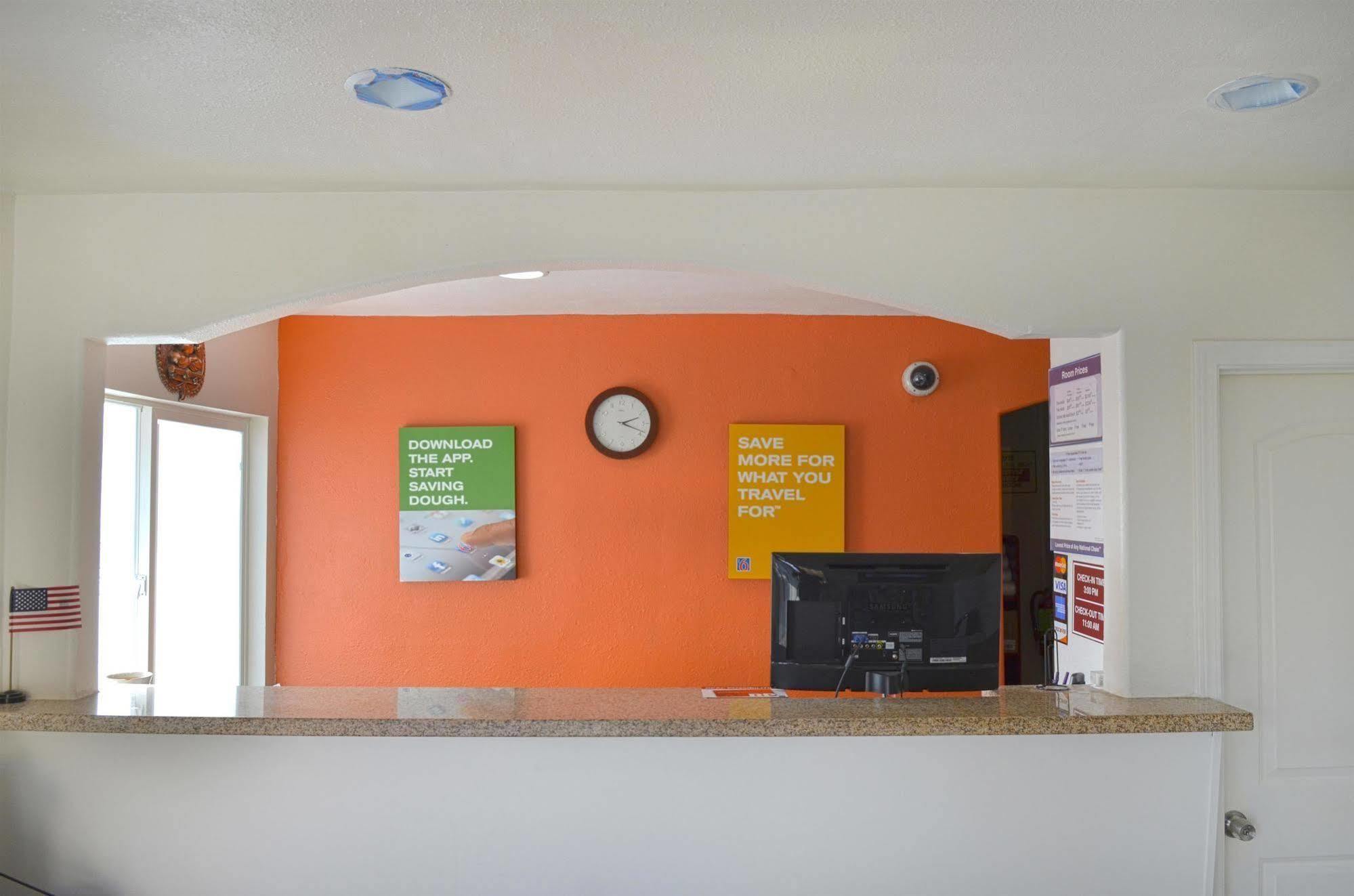 Motel 6-Modesto, Ca - Downtown ภายนอก รูปภาพ
