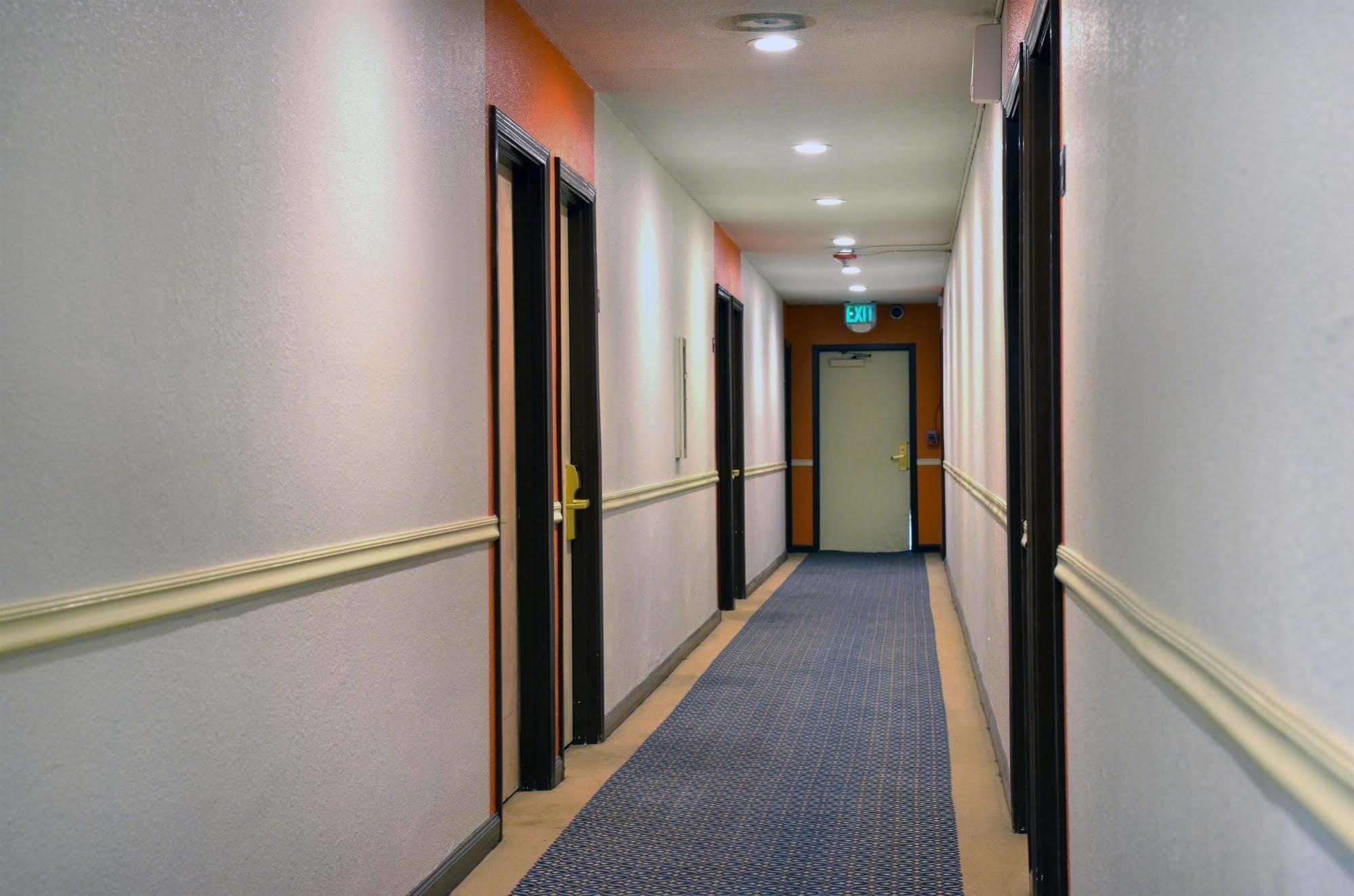 Motel 6-Modesto, Ca - Downtown ภายนอก รูปภาพ
