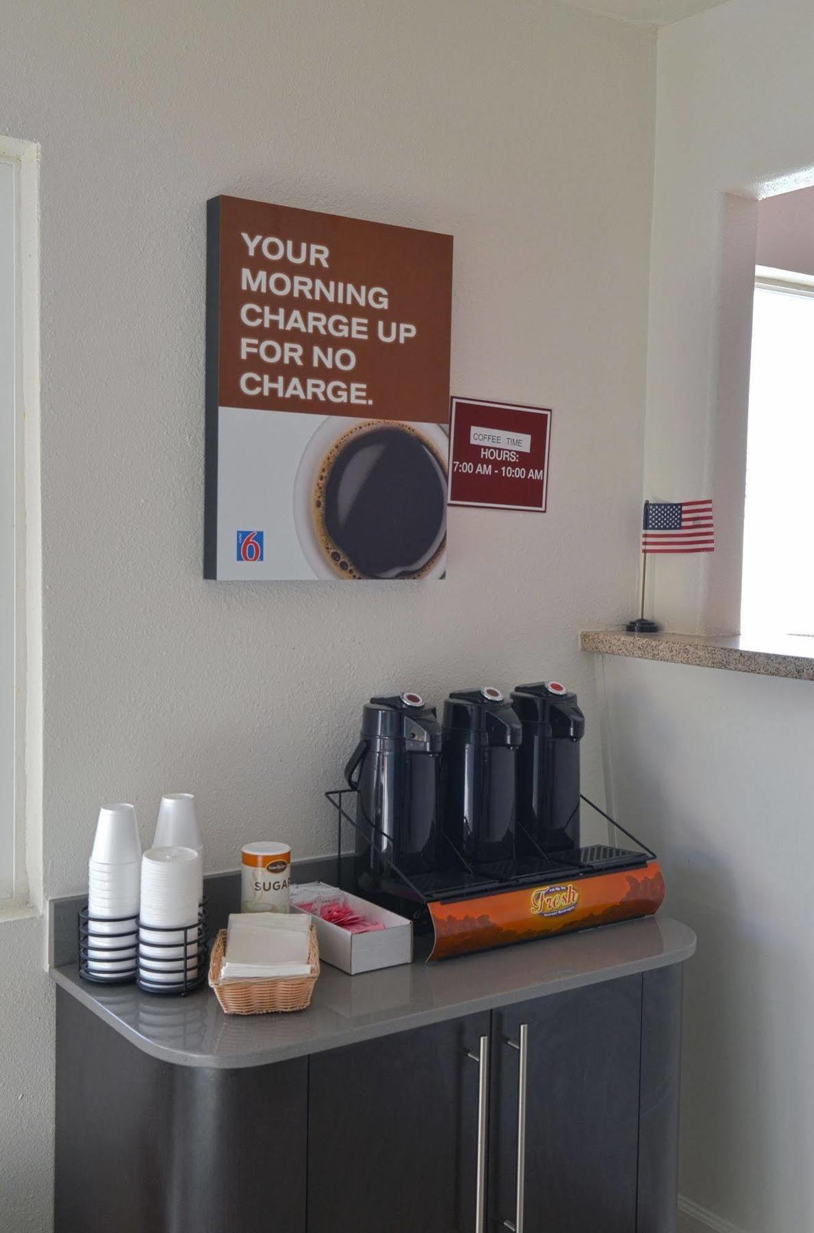 Motel 6-Modesto, Ca - Downtown ภายนอก รูปภาพ